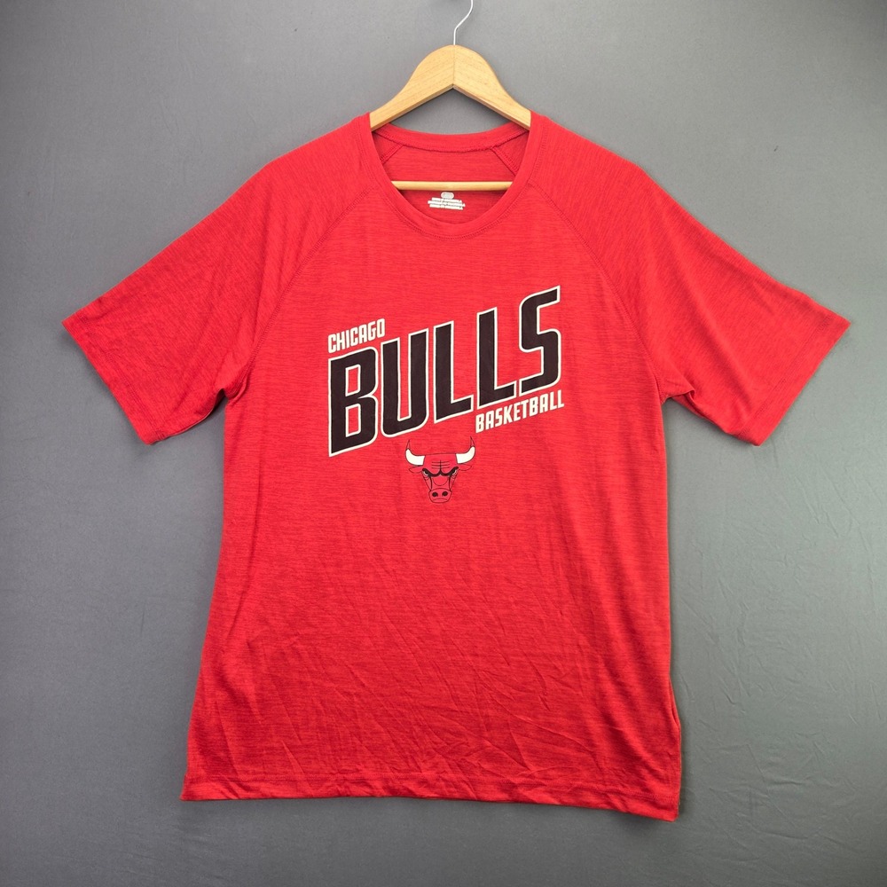 Chicago Bulls Basketball T-Shirt Large Red Raglan Graphic Tee NBA Sports Mens
